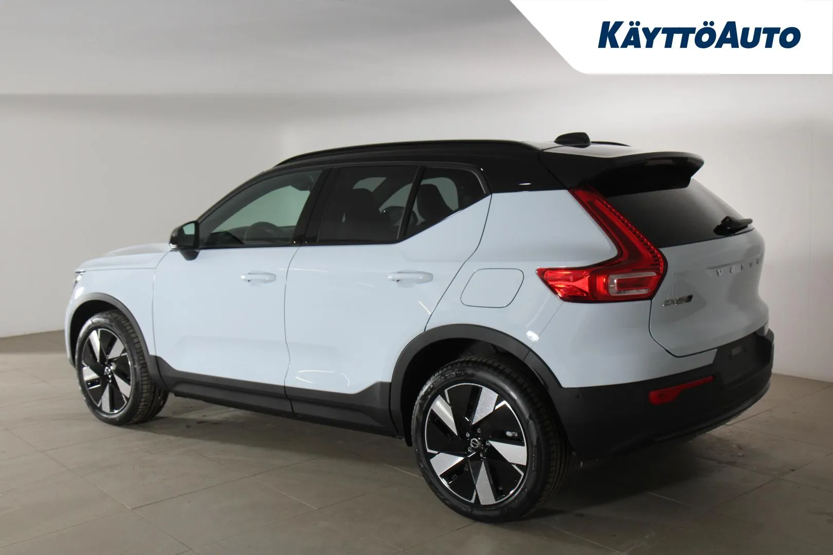 Volvo EX40 NOK-810 carousel image