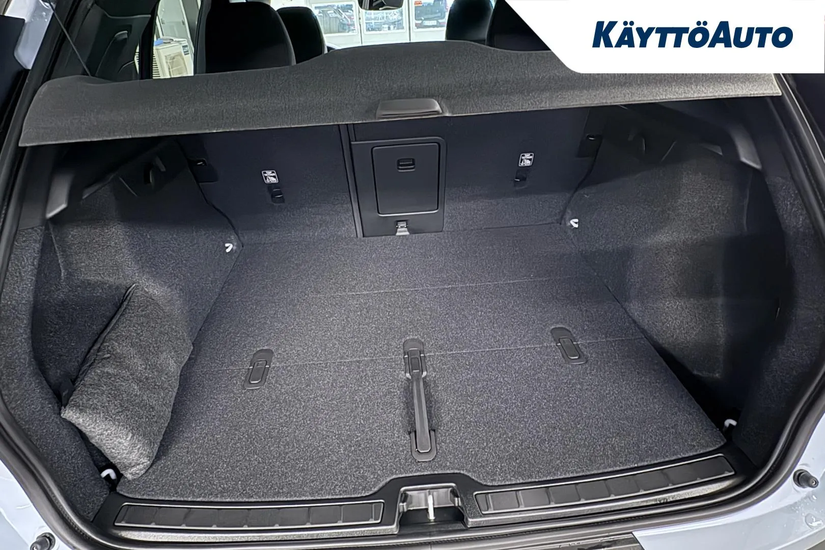 Volvo EX40 NOK-810 carousel image