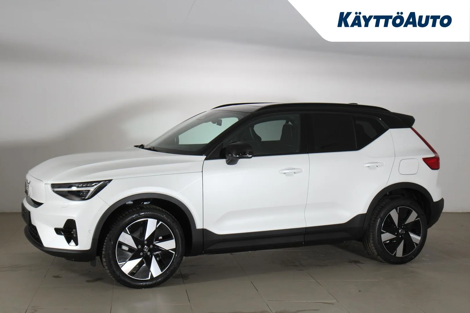 Volvo EX40 NOK-785 carousel image