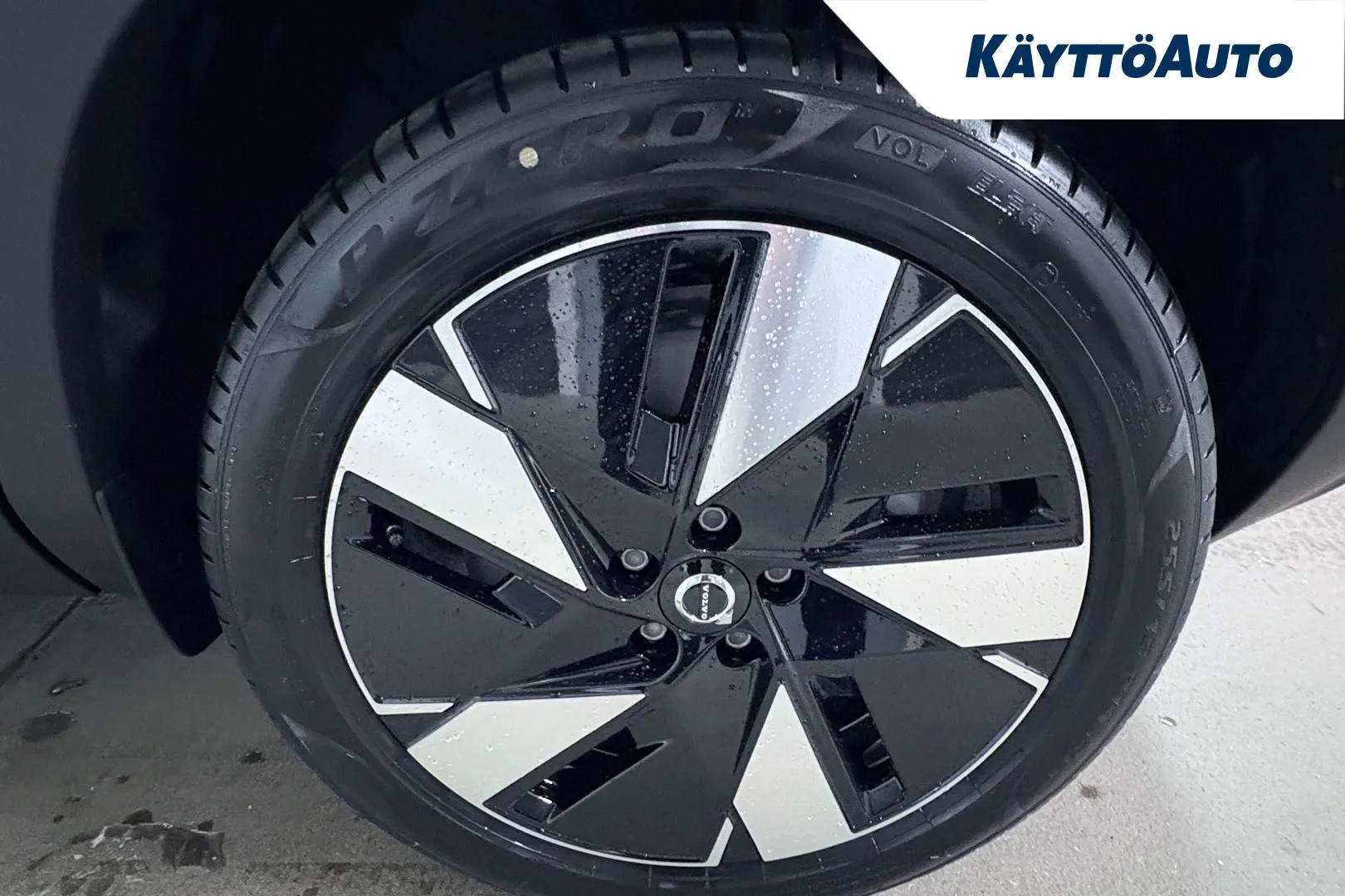 Volvo EX40 NOK-785 carousel image