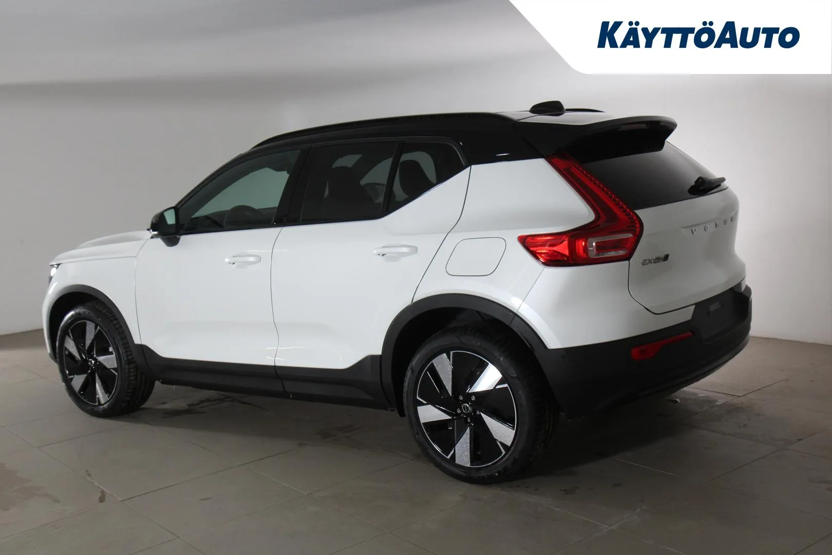 Volvo EX40 NOK-785 carousel image