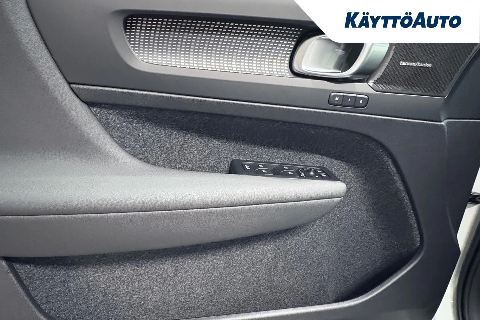 Volvo EX40 NOK-785 carousel image