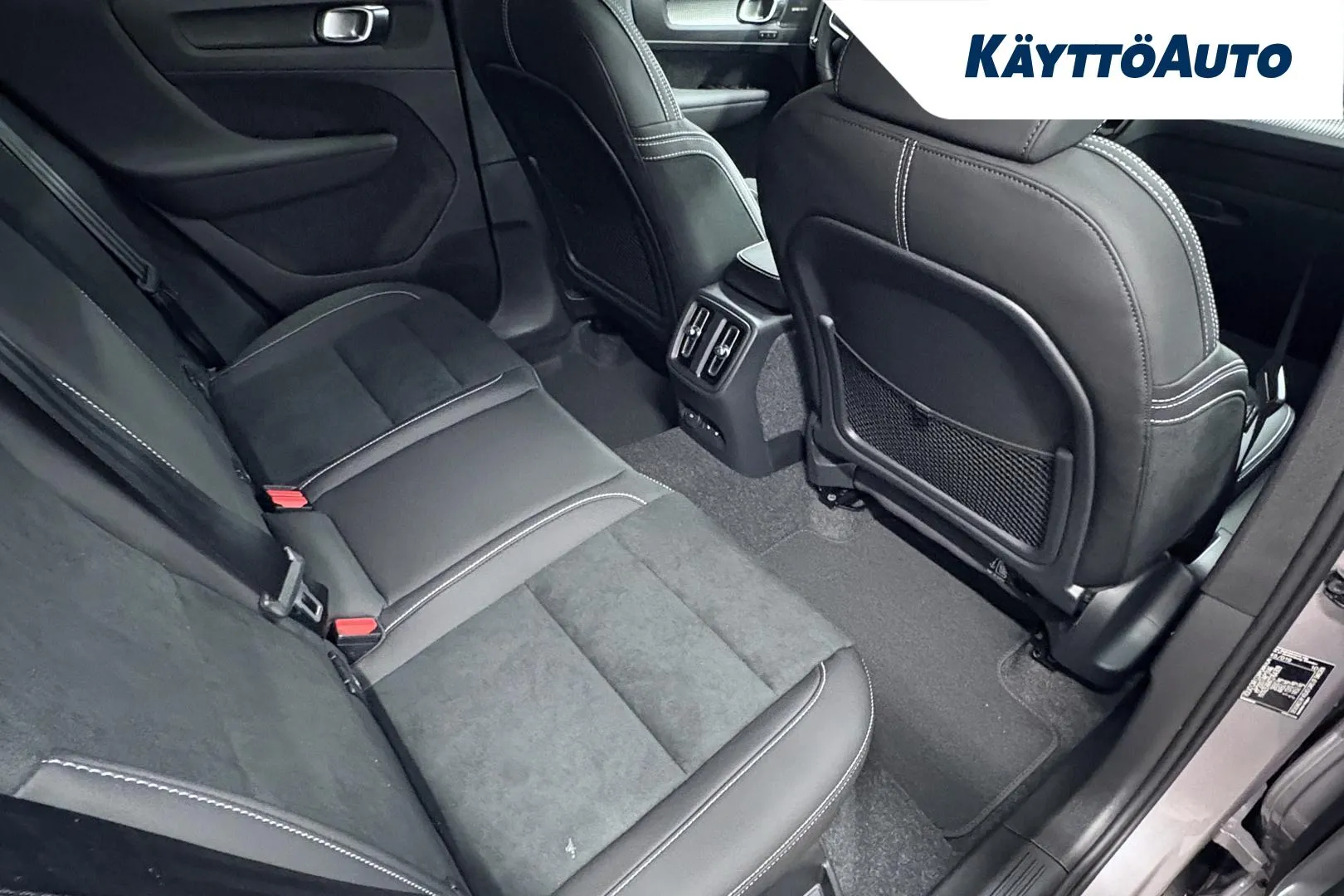 Volvo EX40 NOK-805 carousel image