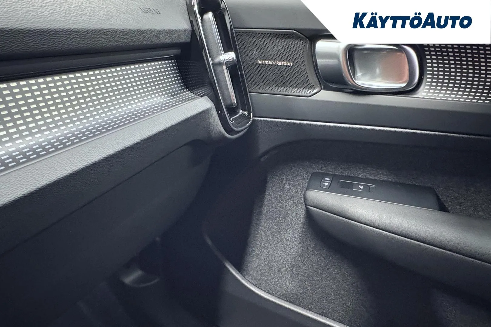 Volvo EX40 NOK-805 carousel image