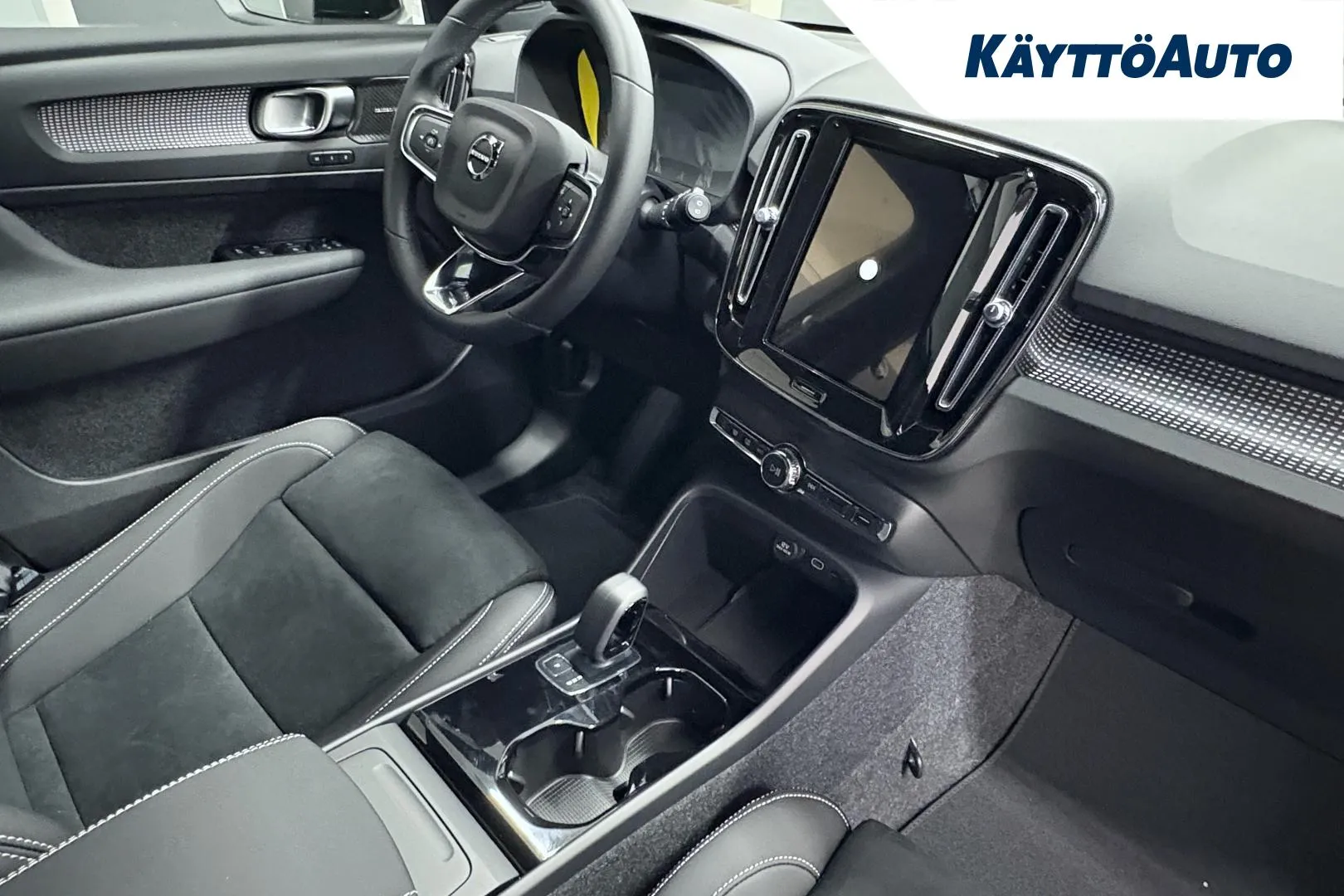 Volvo EX40 NOK-805 carousel image