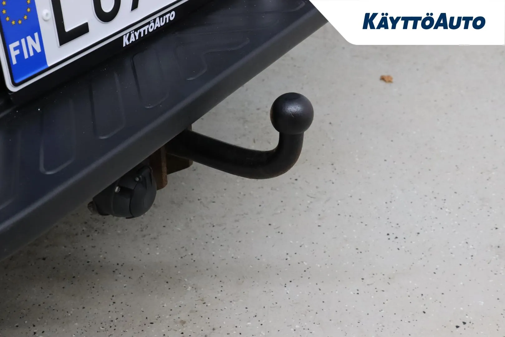 Nissan Navara LOY-886 carousel image