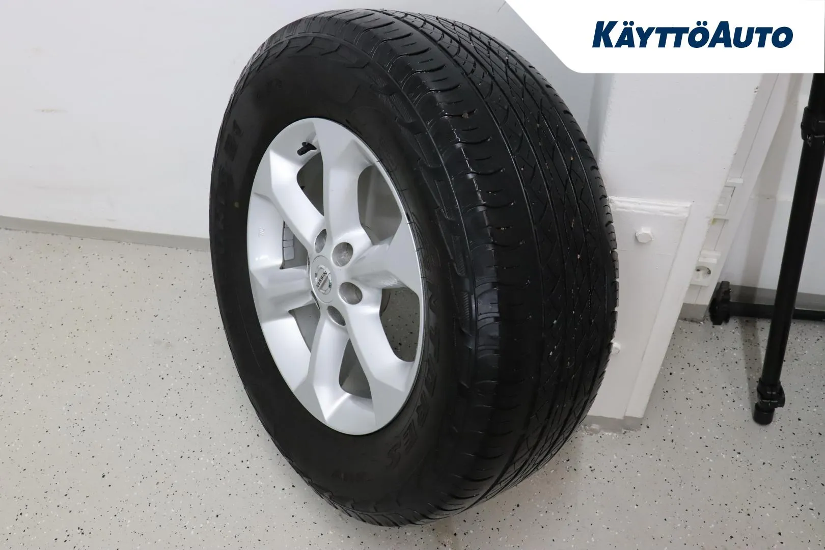 Nissan Navara LOY-886 carousel image