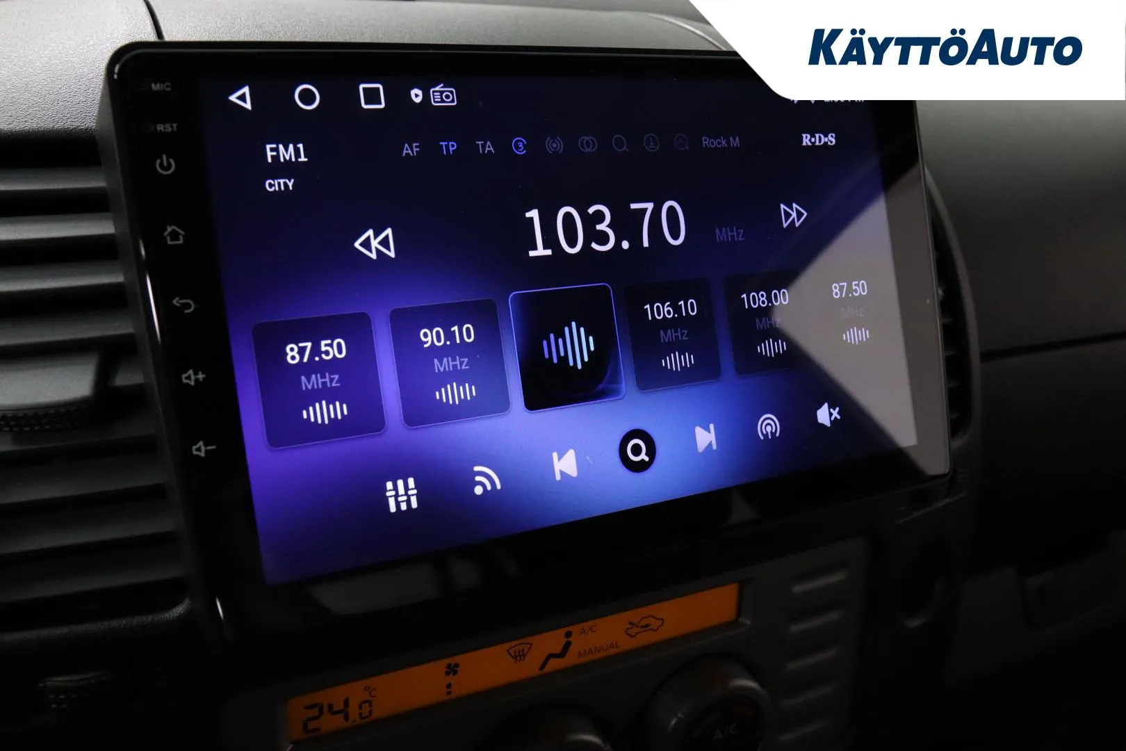 Nissan Navara LOY-886 carousel image