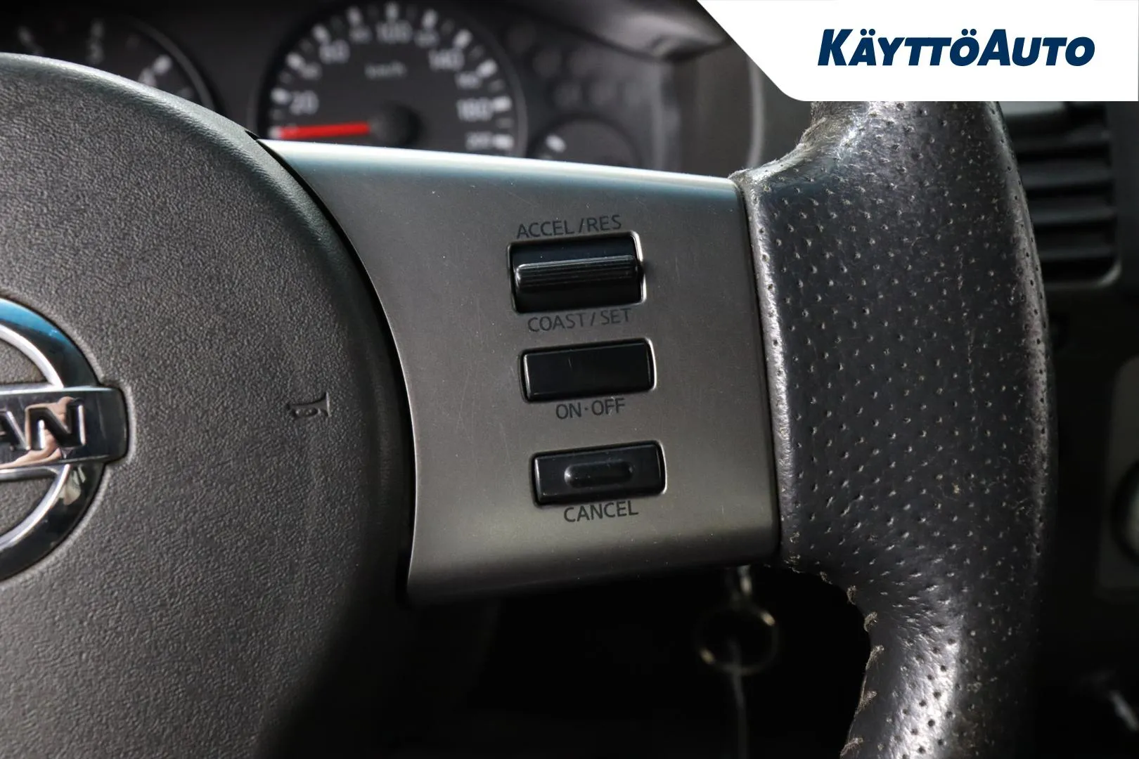 Nissan Navara LOY-886 carousel image