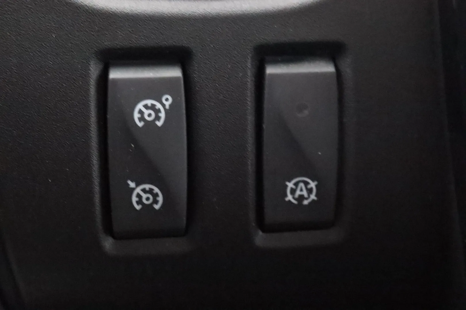 OPEL Vivaro LOB-333 carousel image