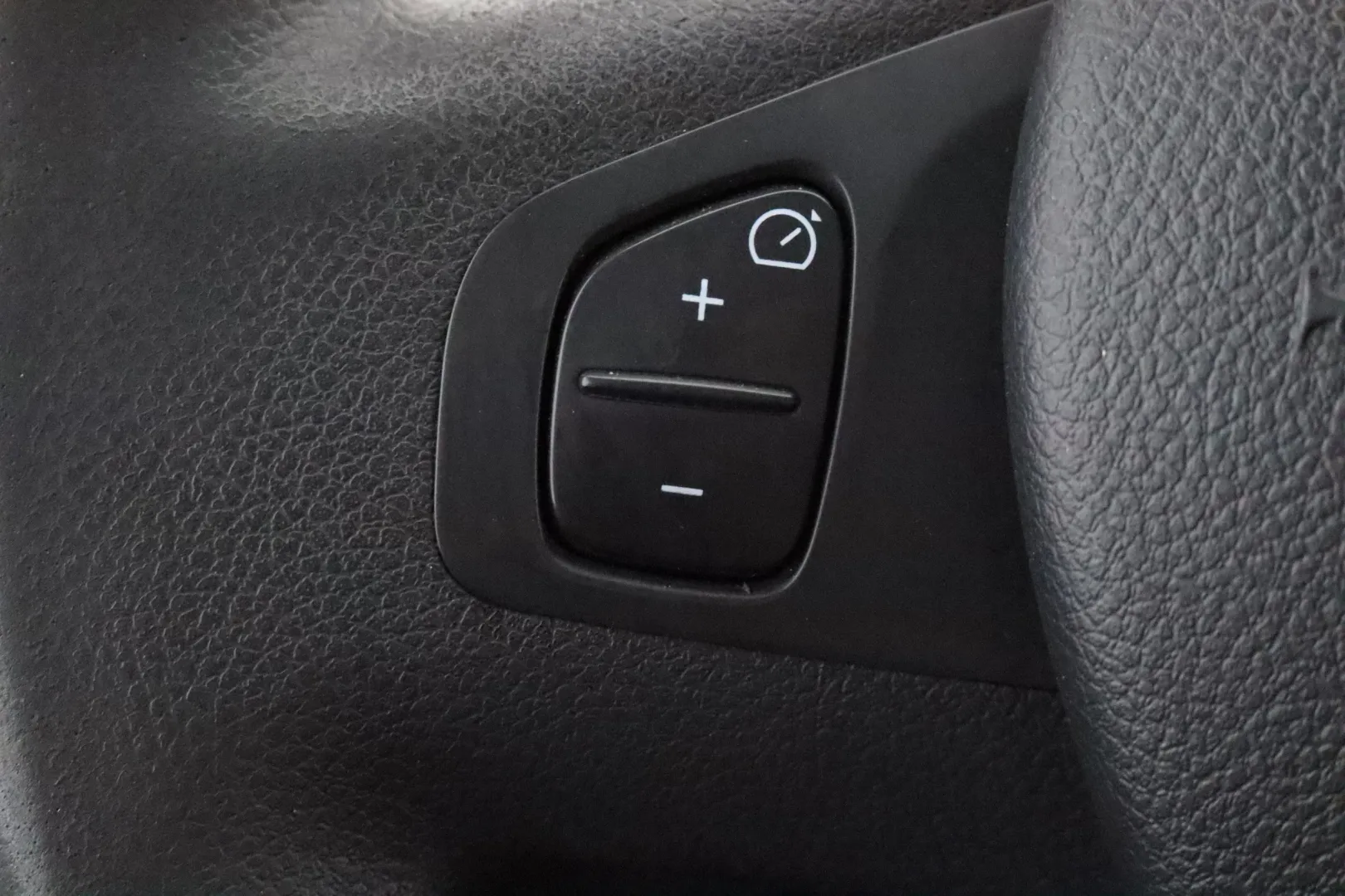 OPEL Vivaro LOB-333 carousel image