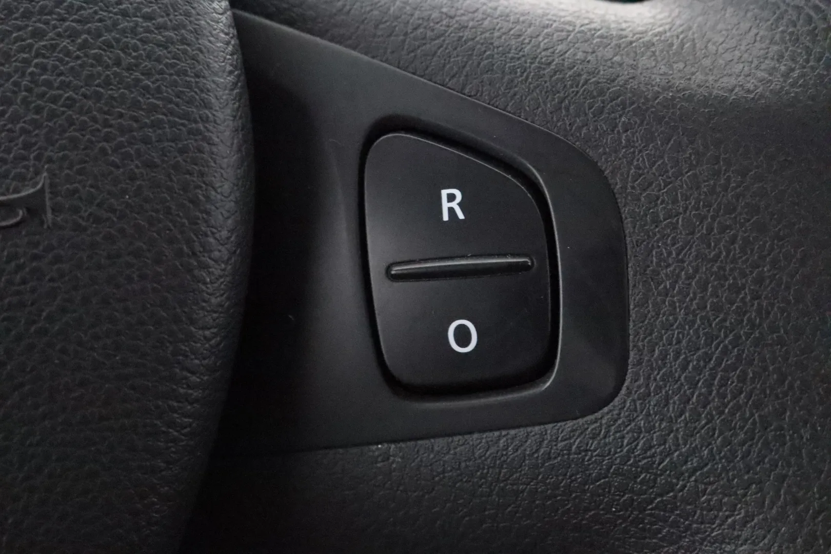 OPEL Vivaro LOB-333 carousel image