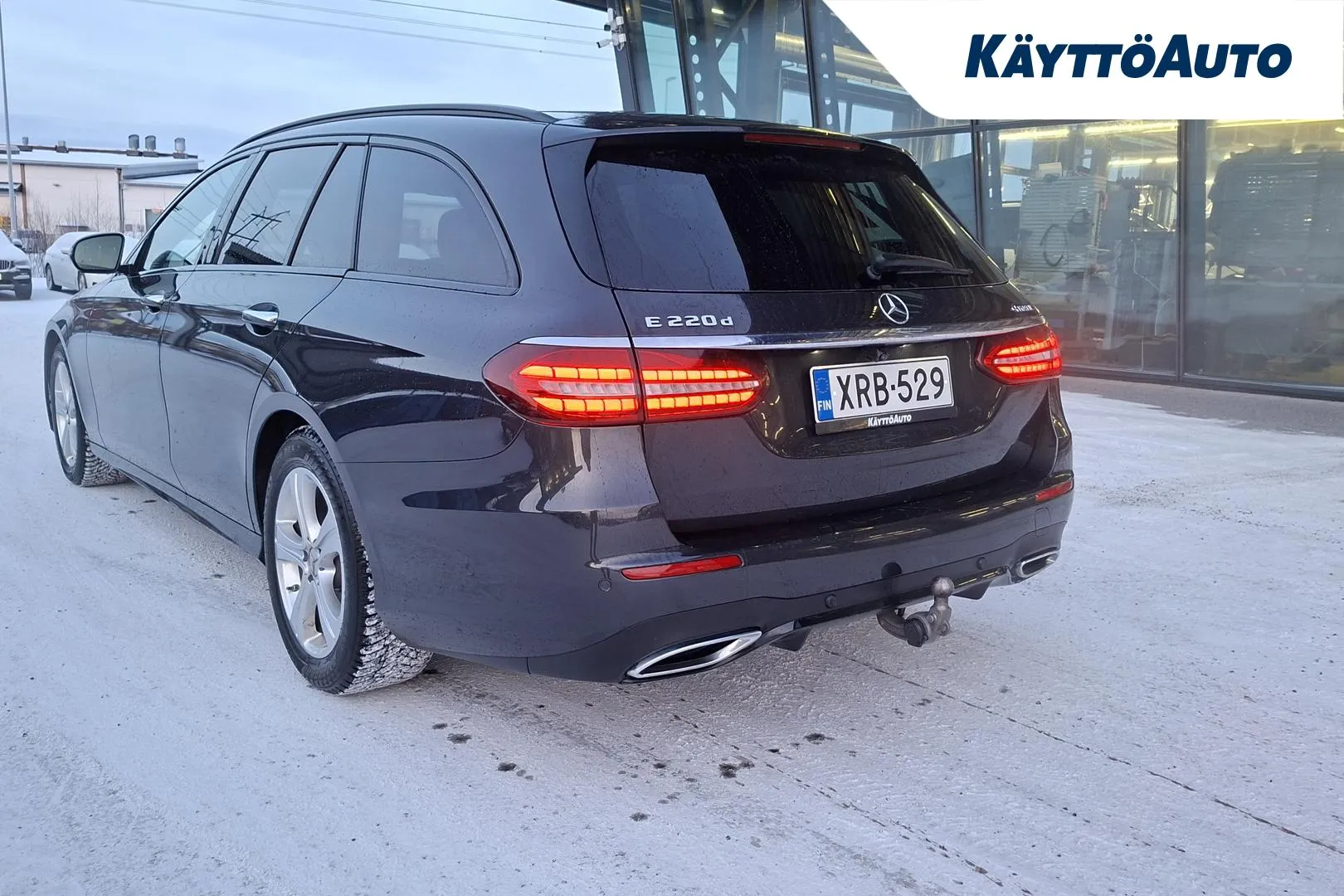 MERCEDES-BENZ E XRB-529 carousel image