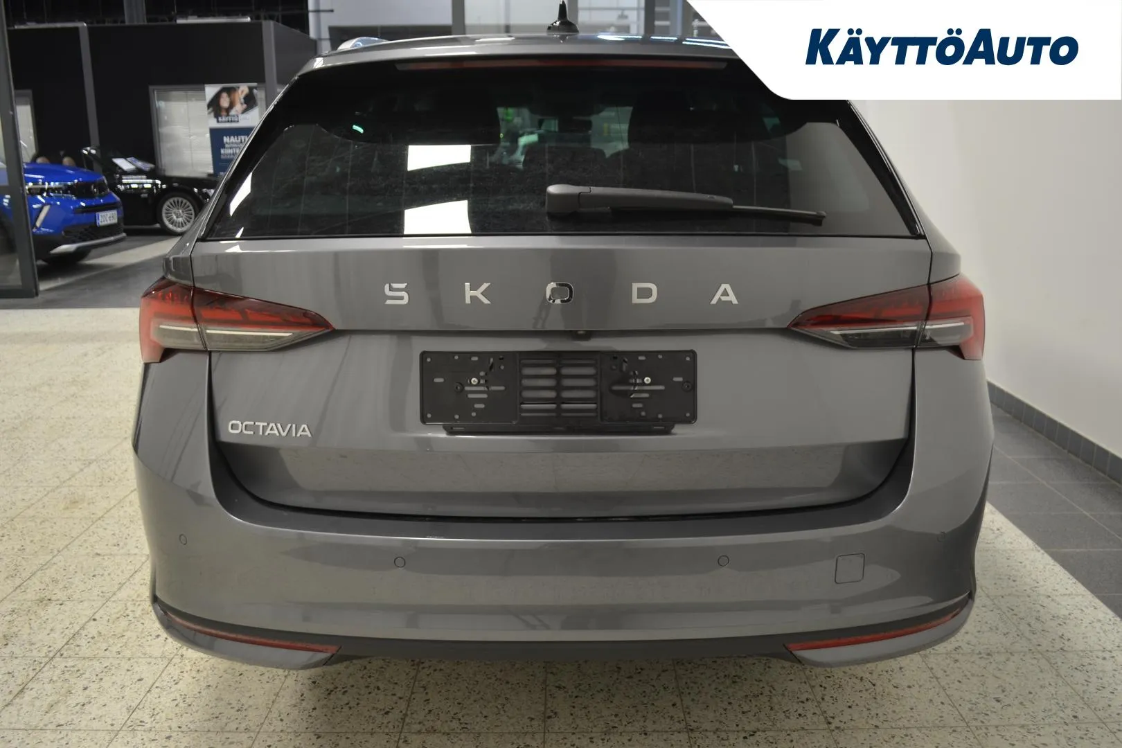 Skoda Octavia RXO-742 carousel image