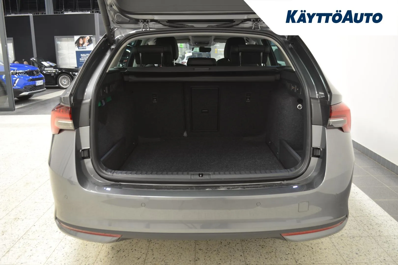 Skoda Octavia RXO-742 carousel image