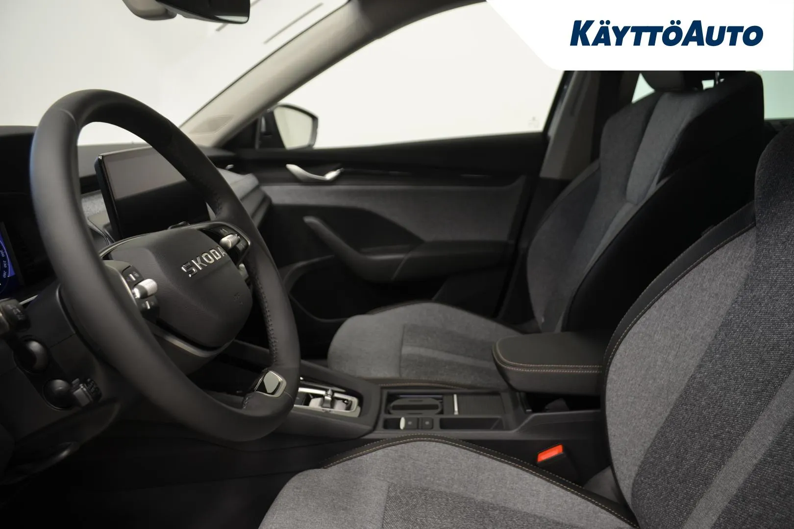 Skoda Octavia RXO-742 carousel image