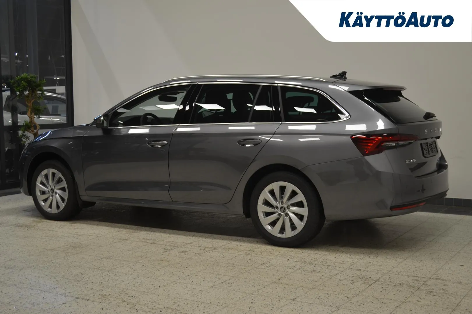 Skoda Octavia RXO-742 carousel image