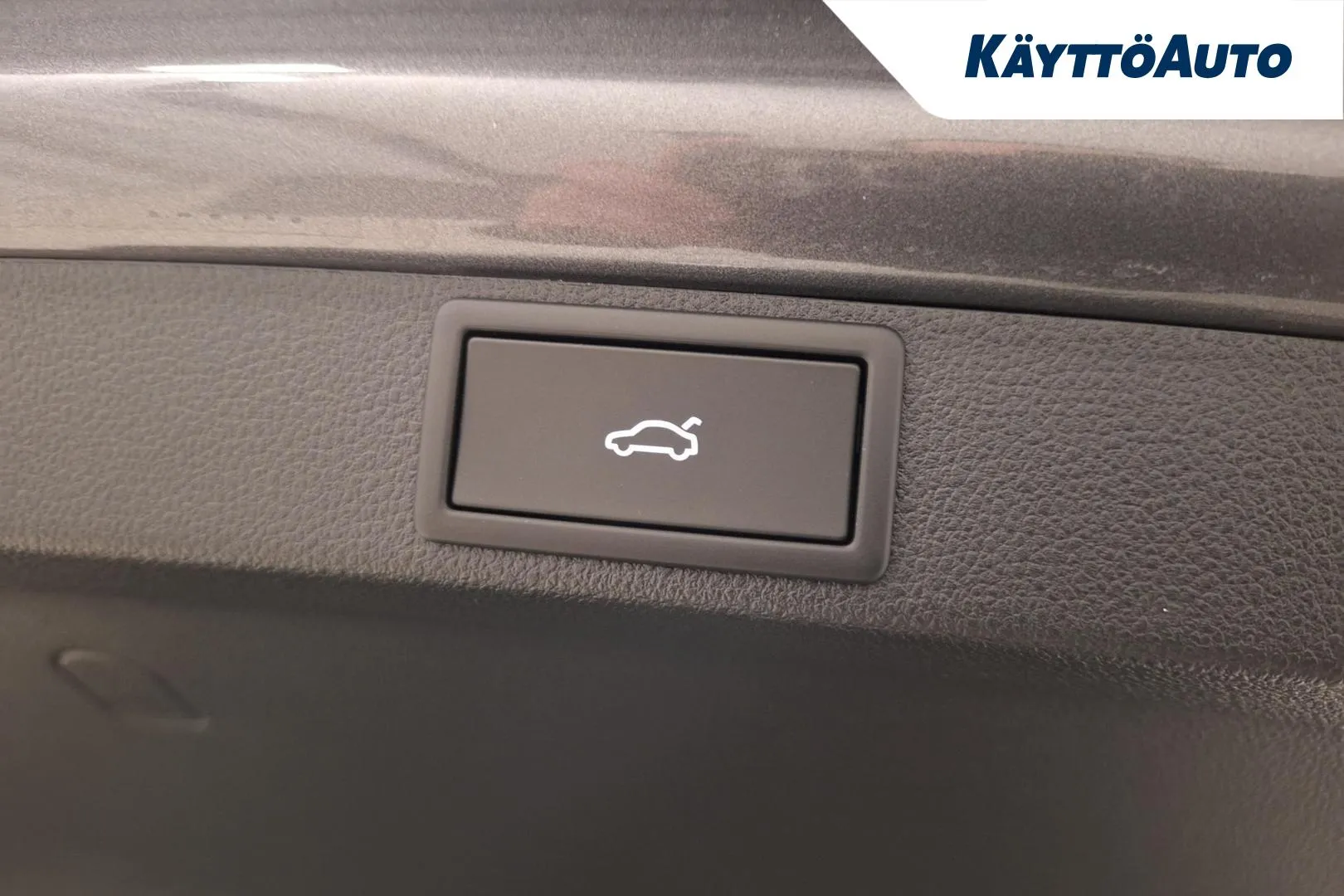 Skoda Octavia RXO-742 carousel image