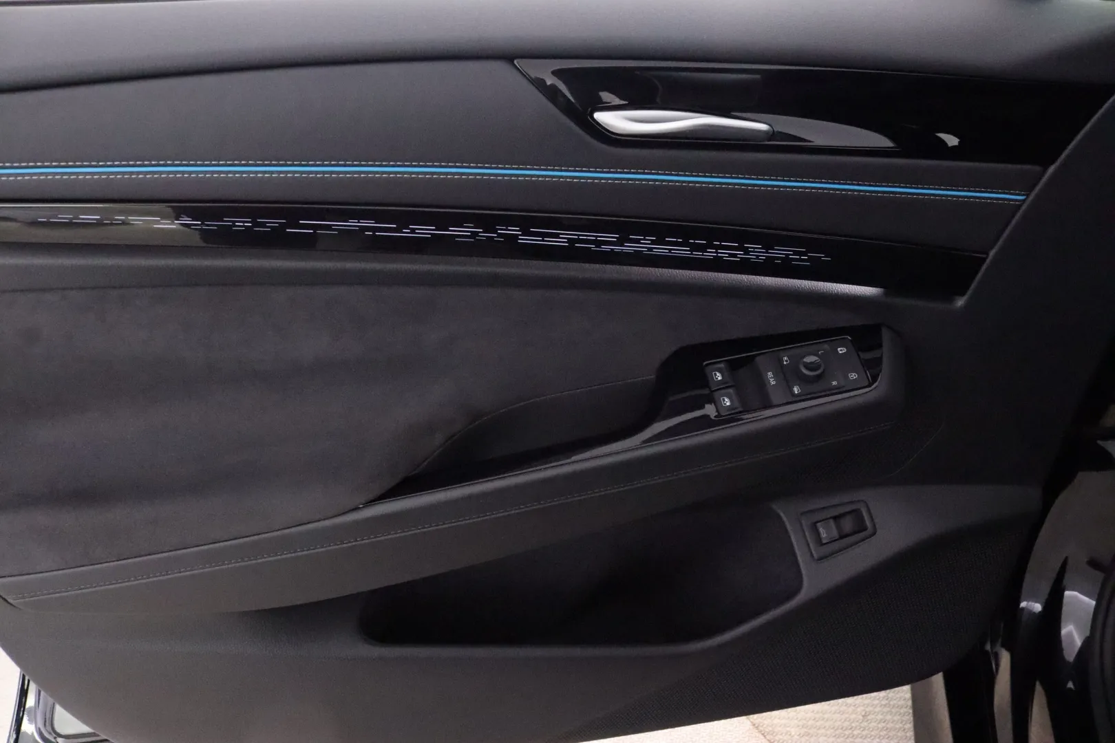 VOLKSWAGEN ID.7 JNJ-751 carousel image