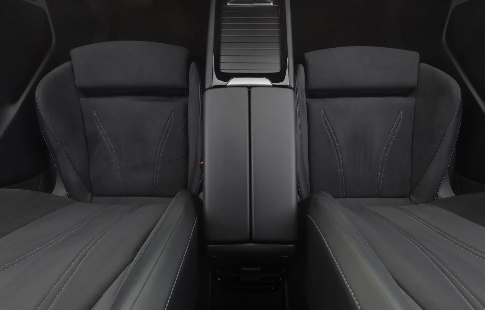 VOLKSWAGEN ID.7 JNJ-751 carousel image