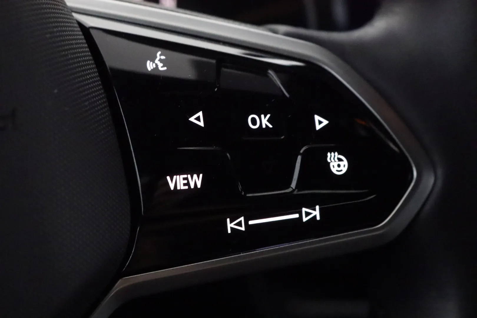 VOLKSWAGEN ID.7 JNJ-751 carousel image