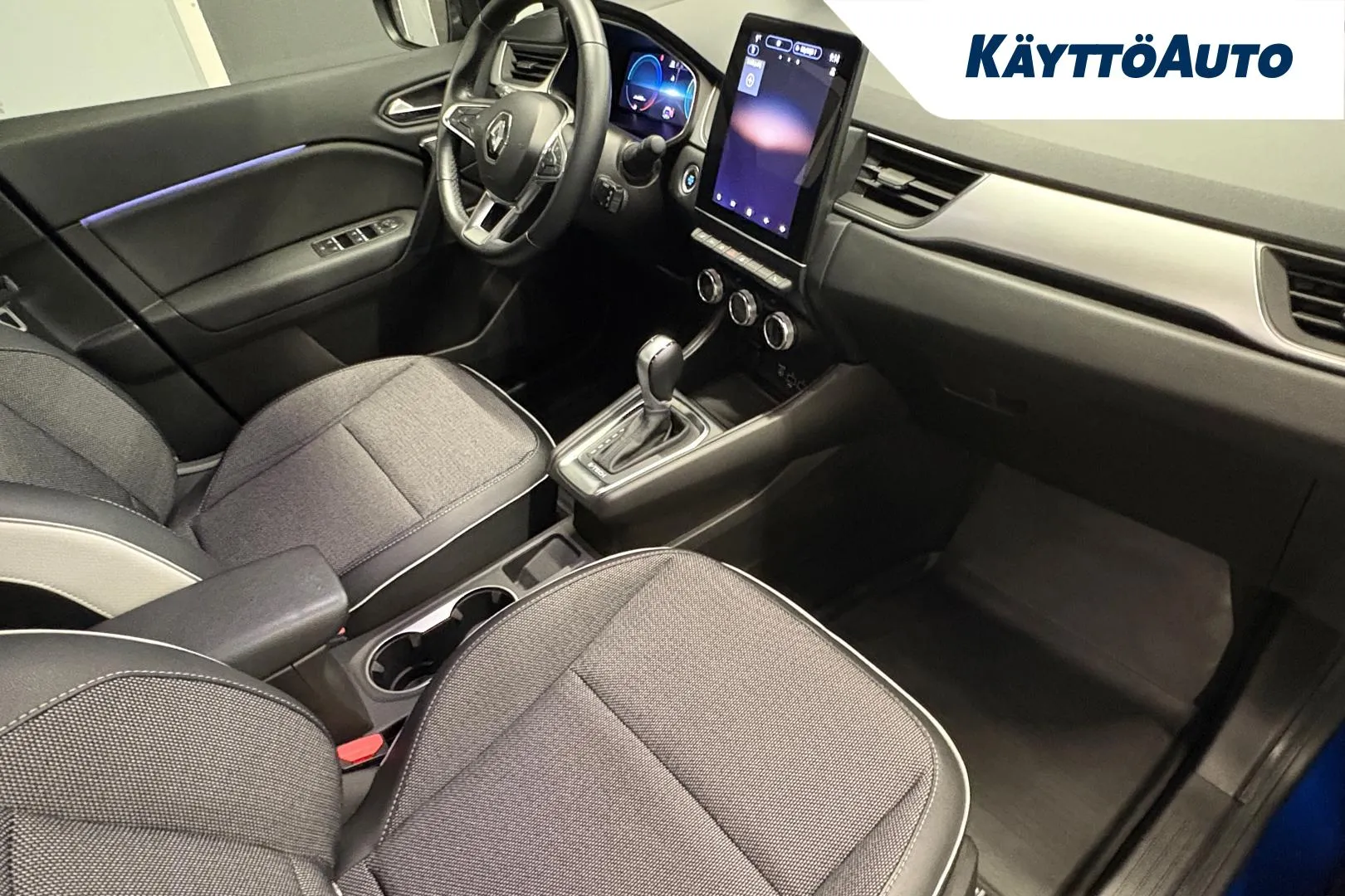 RENAULT Captur YLN-567 carousel image