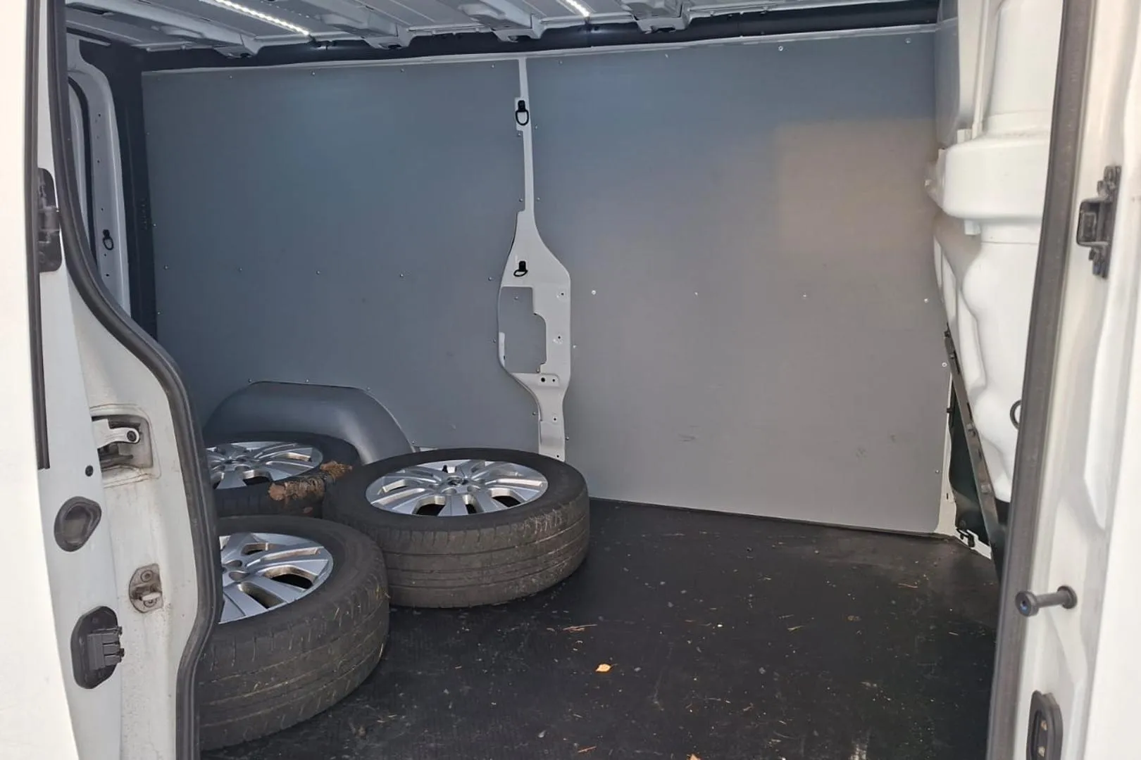 Renault Trafic MOK-258 carousel image