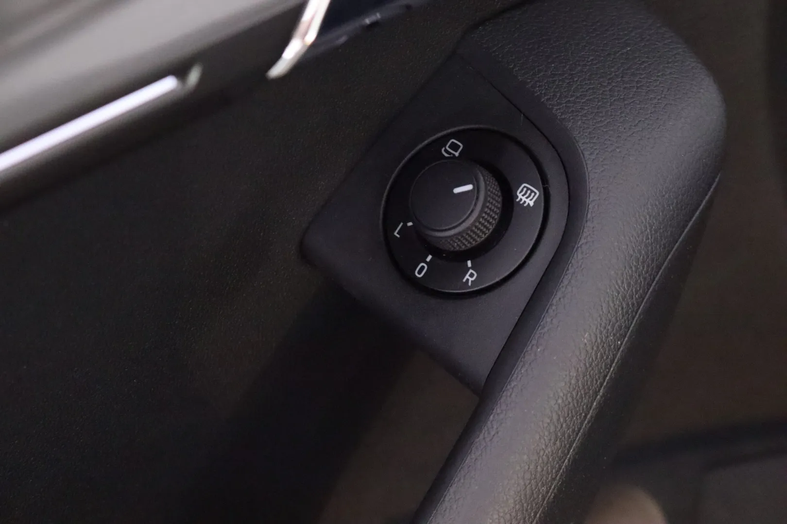 SKODA Octavia RTX-194 carousel image