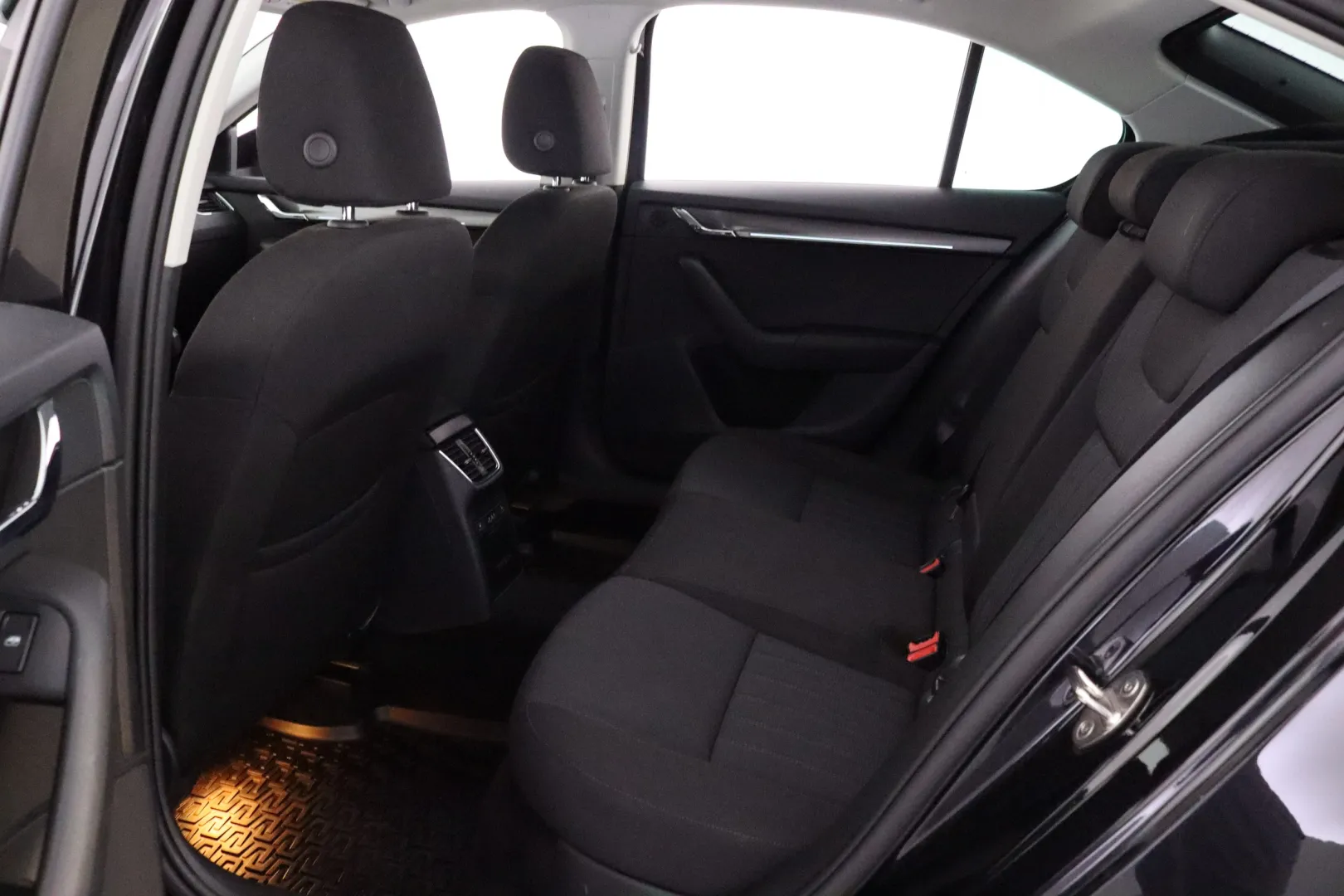 SKODA Octavia RTX-194 carousel image