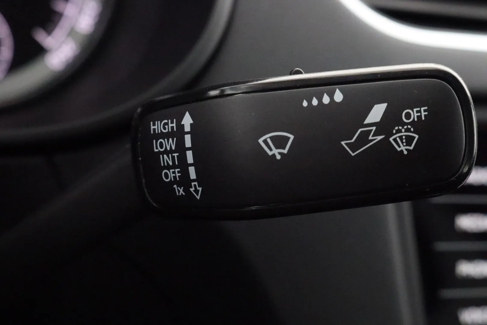 SKODA Octavia RTX-194 carousel image