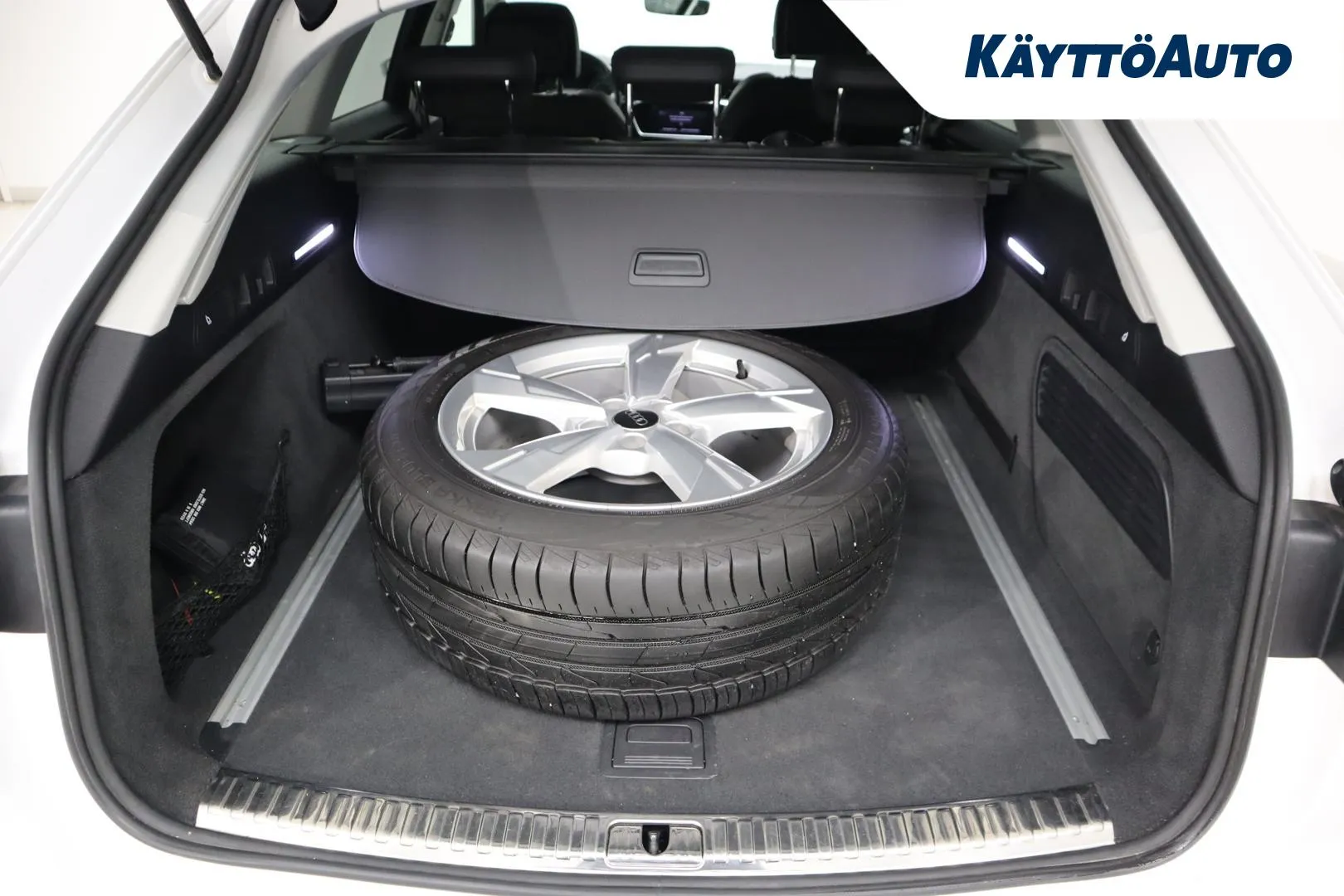 AUDI A6 YLU-537 carousel image