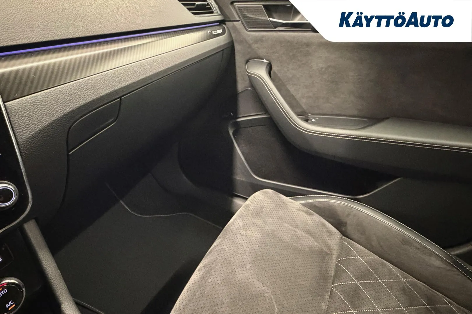 SKODA Superb FOR-609 carousel image