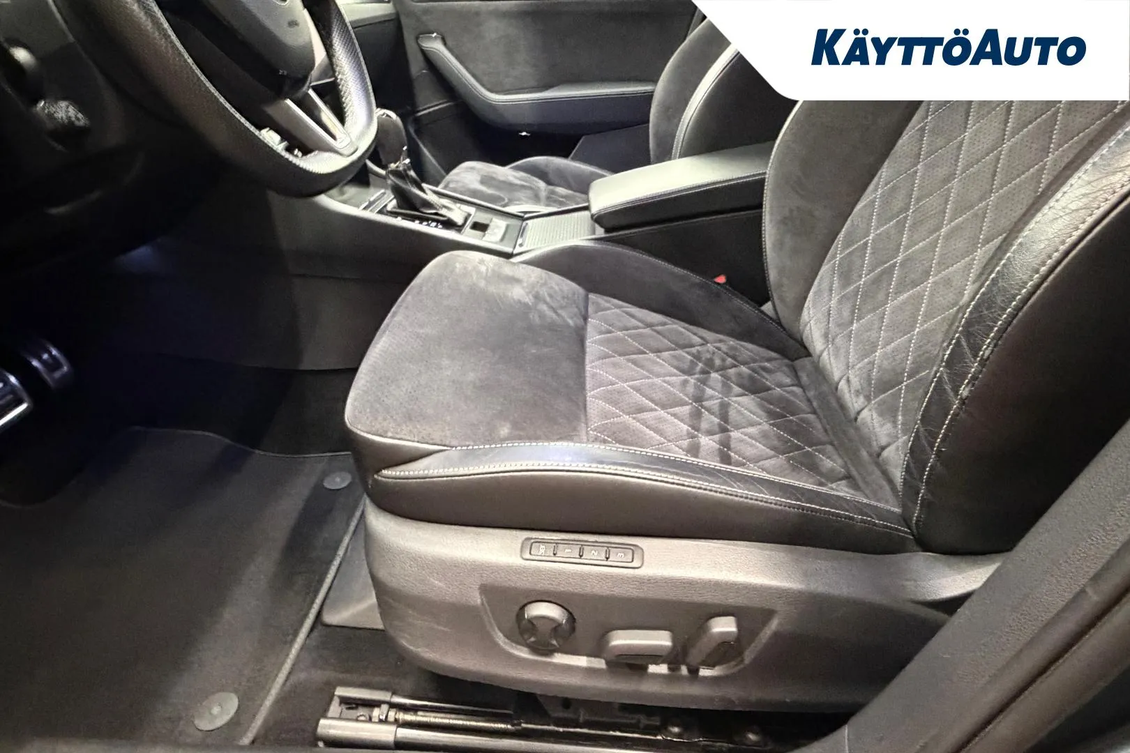 SKODA Superb FOR-609 carousel image