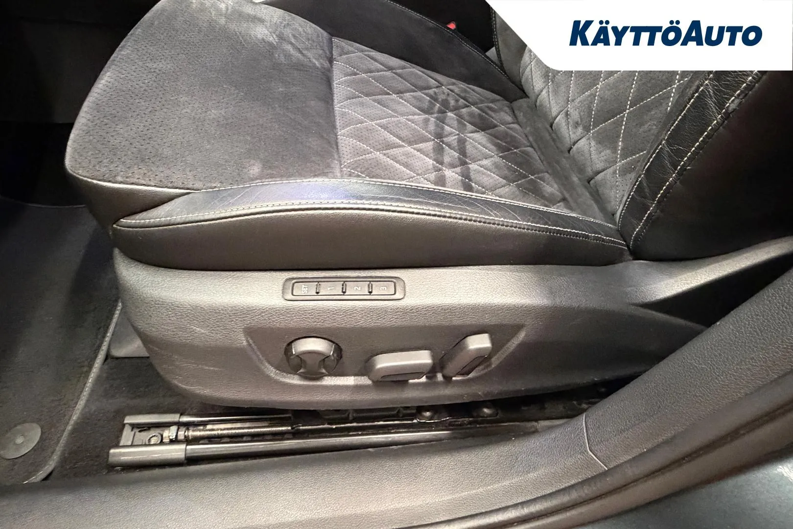 SKODA Superb FOR-609 carousel image