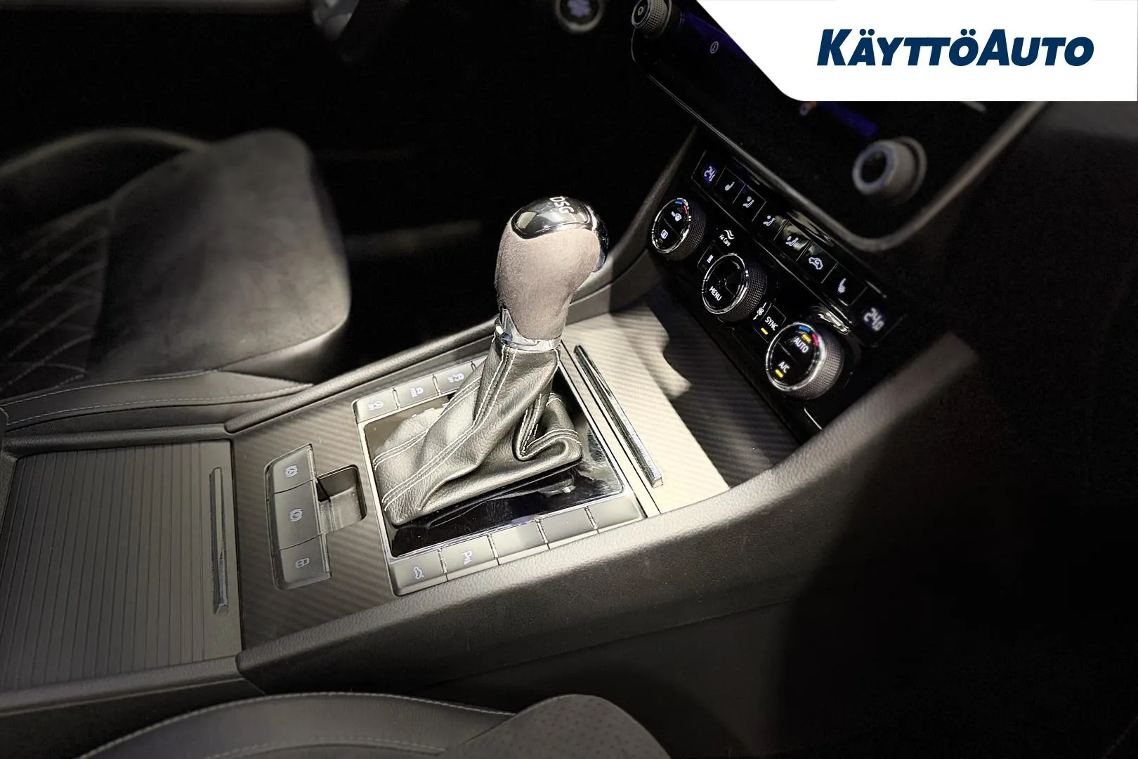 SKODA Superb FOR-609 carousel image