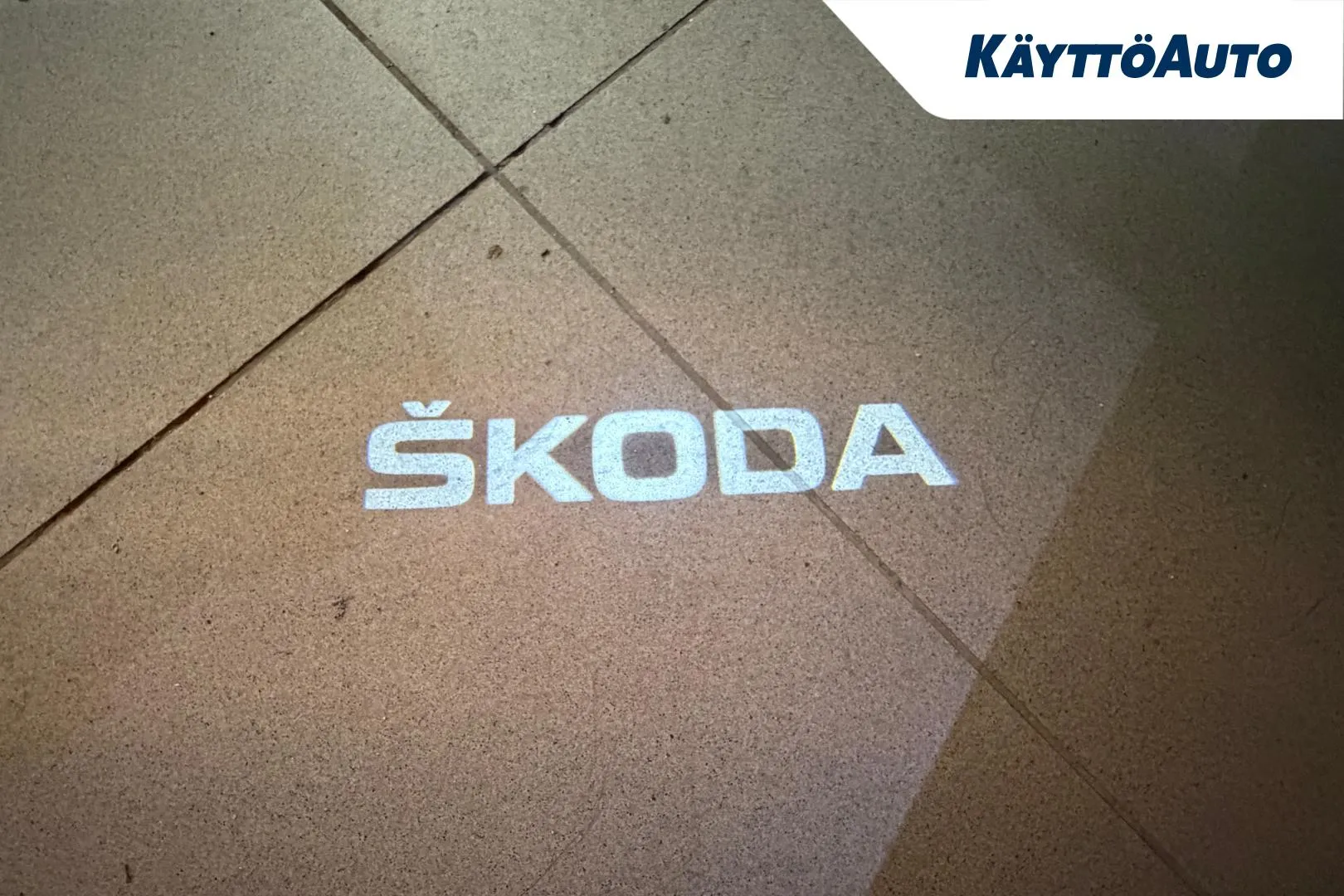 SKODA Superb FOR-609 carousel image