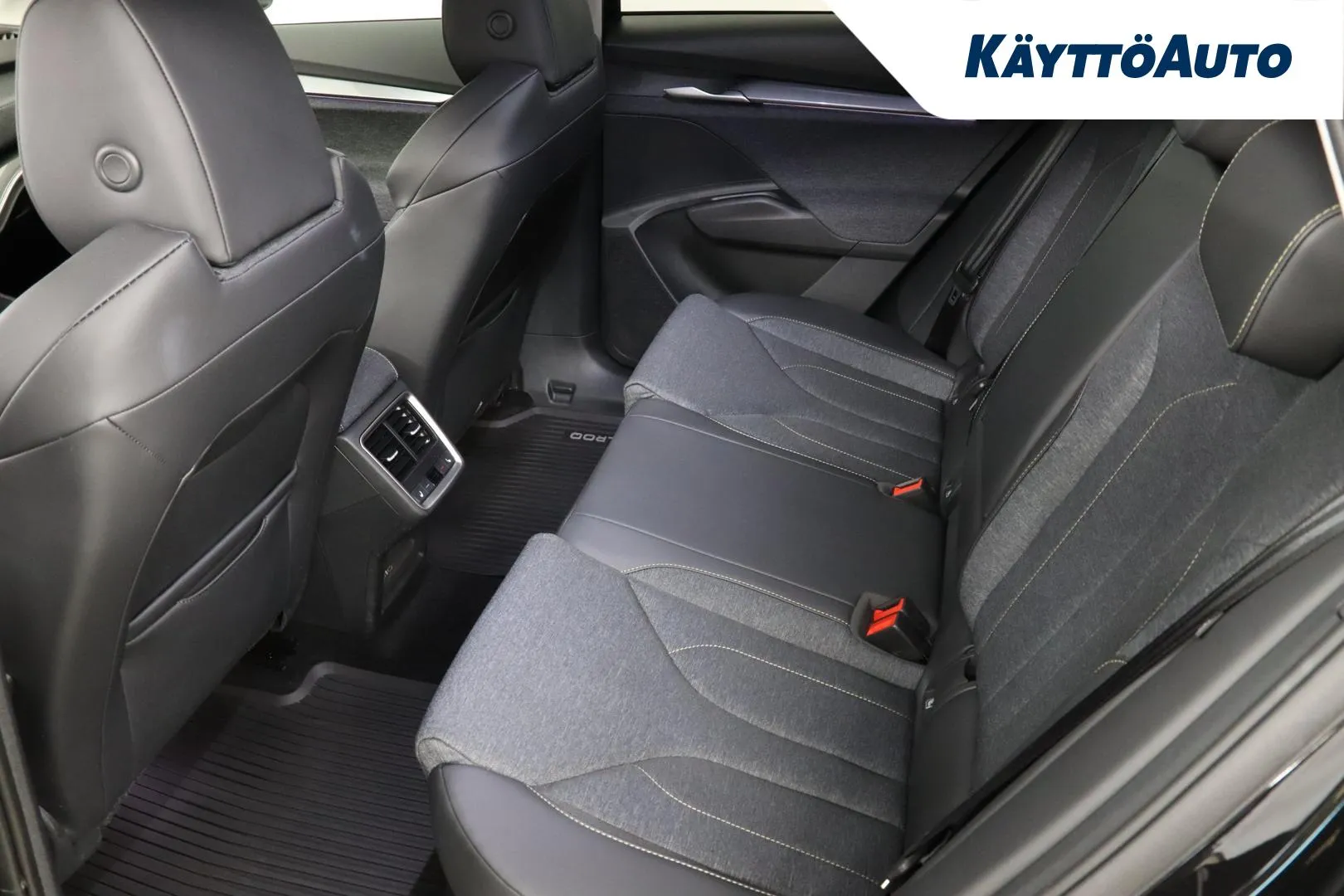 Skoda Elroq LTB-213 carousel image