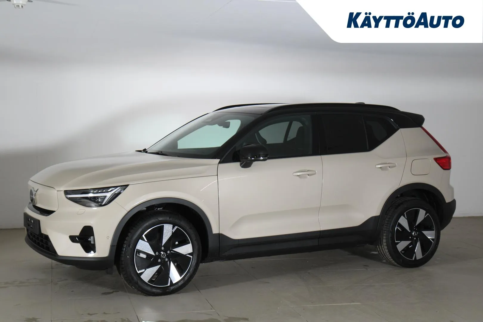 Volvo EX40 RXU-648 carousel image