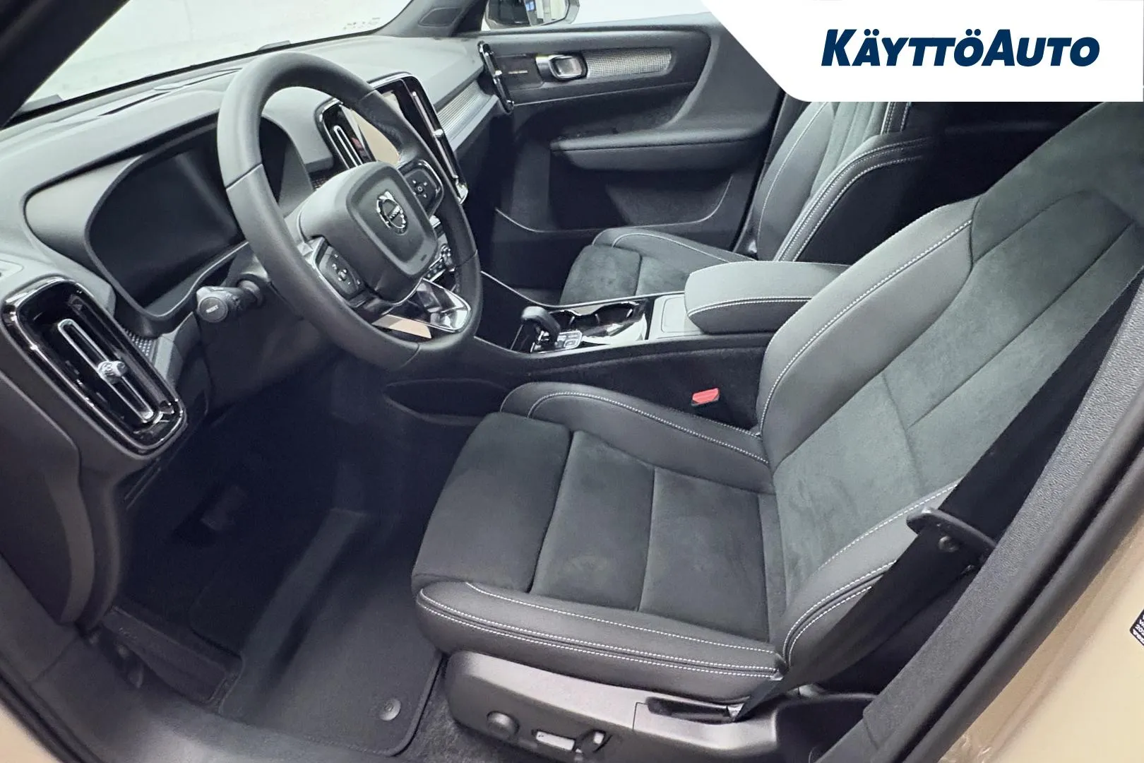 Volvo EX40 RXU-648 carousel image