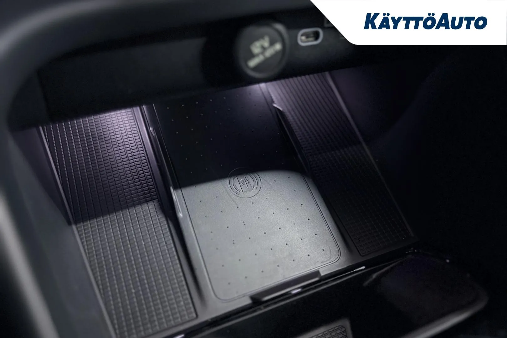 Volvo EX40 RXU-648 carousel image