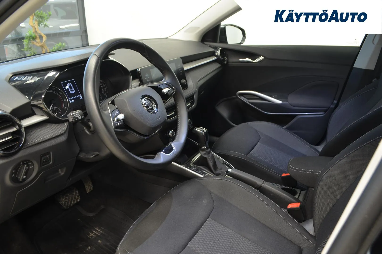 SKODA Fabia MLO-868 carousel image