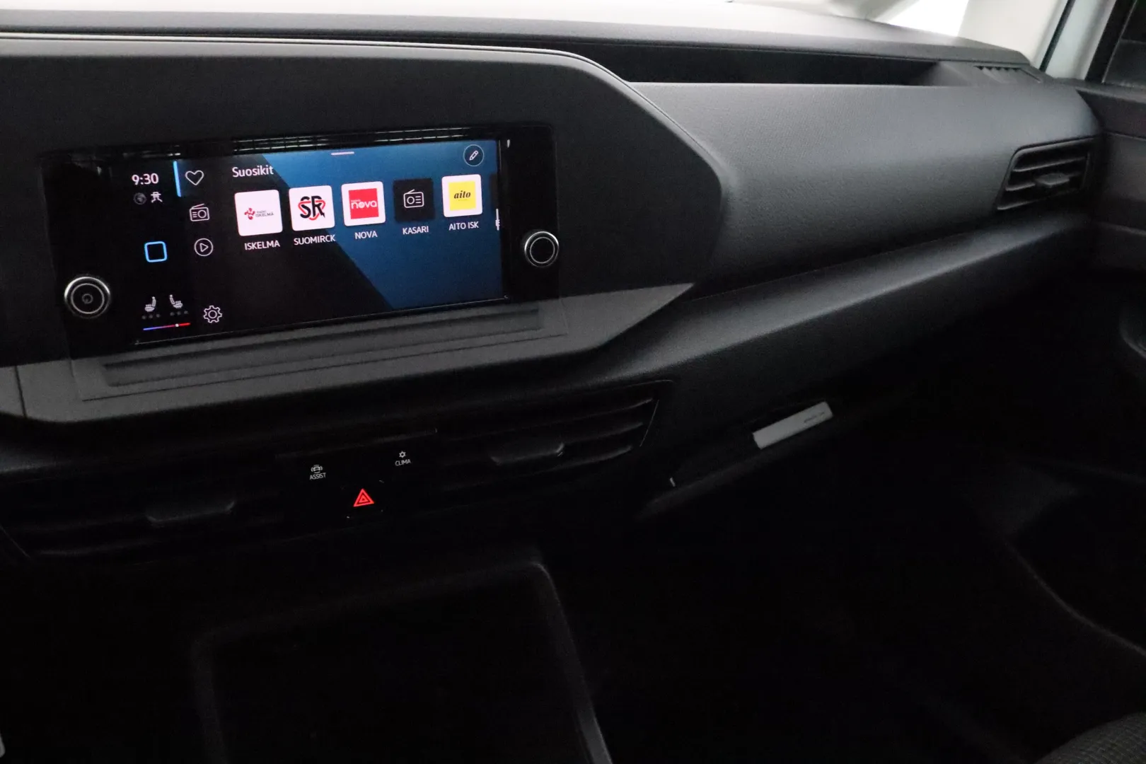 Volkswagen Caddy Maxi EUM-699 carousel image