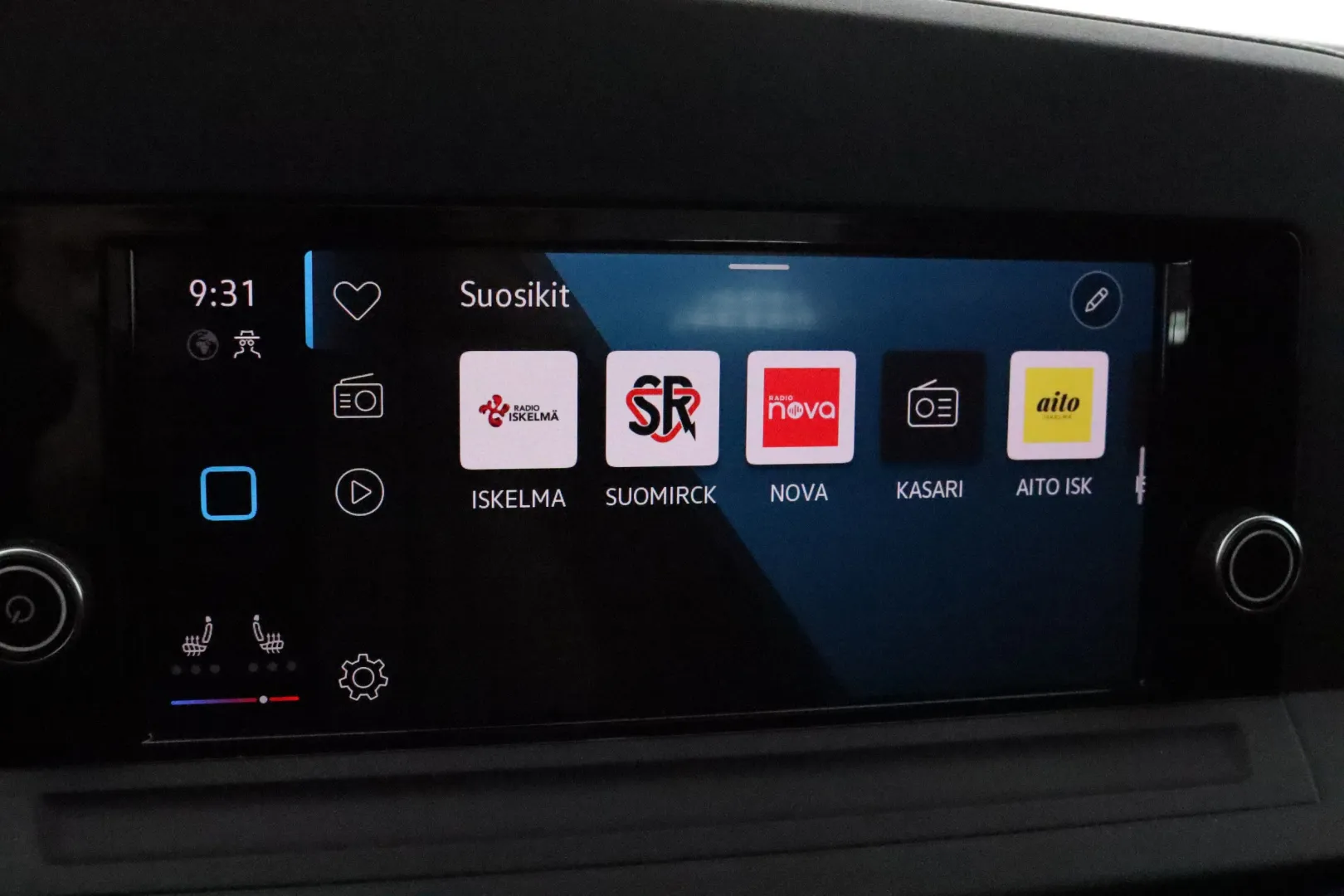 Volkswagen Caddy Maxi EUM-699 carousel image