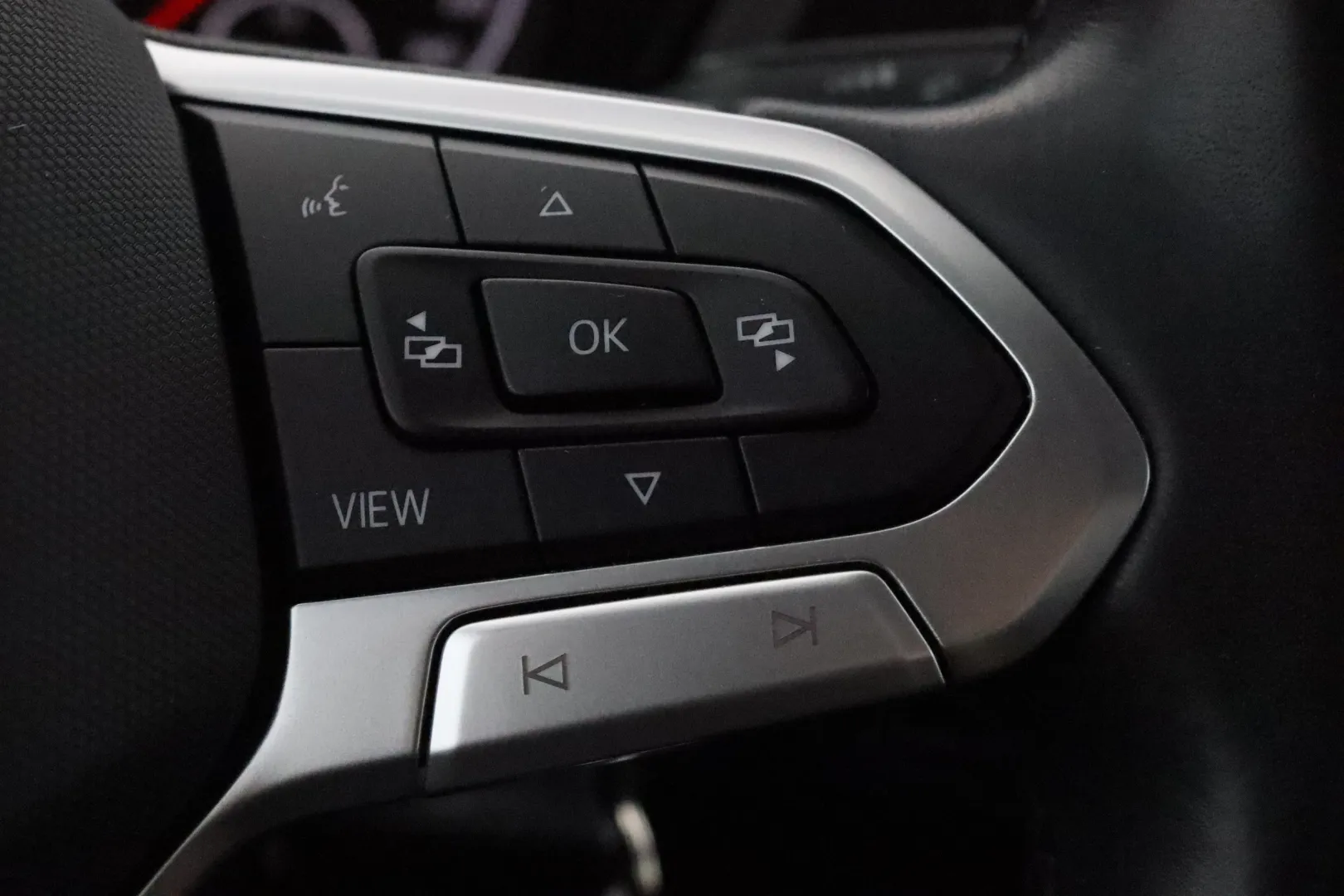 Volkswagen Caddy Maxi EUM-699 carousel image