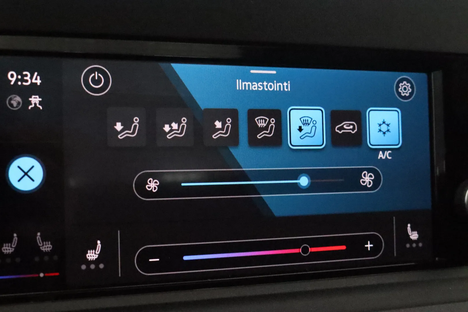 Volkswagen Caddy Maxi EUM-699 carousel image