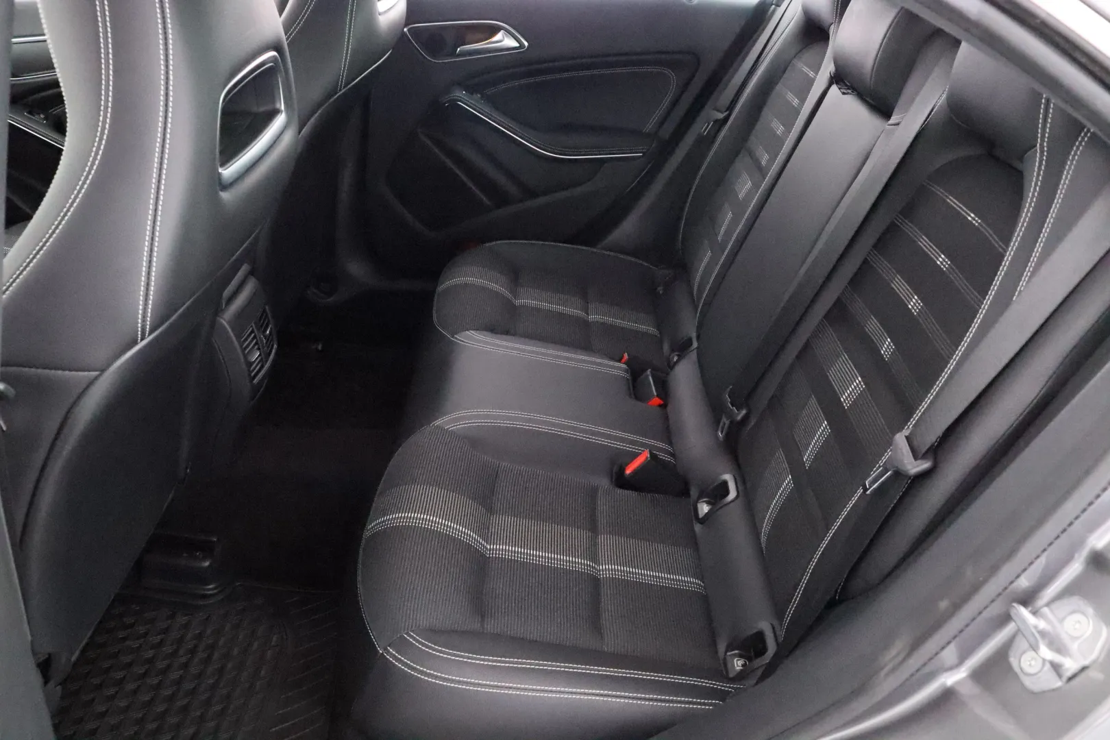 Mercedes-Benz CLA CMF-294 carousel image