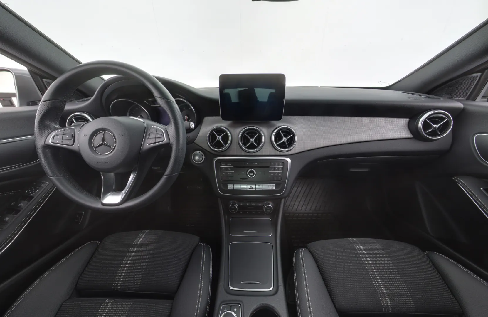 Mercedes-Benz CLA CMF-294 carousel image