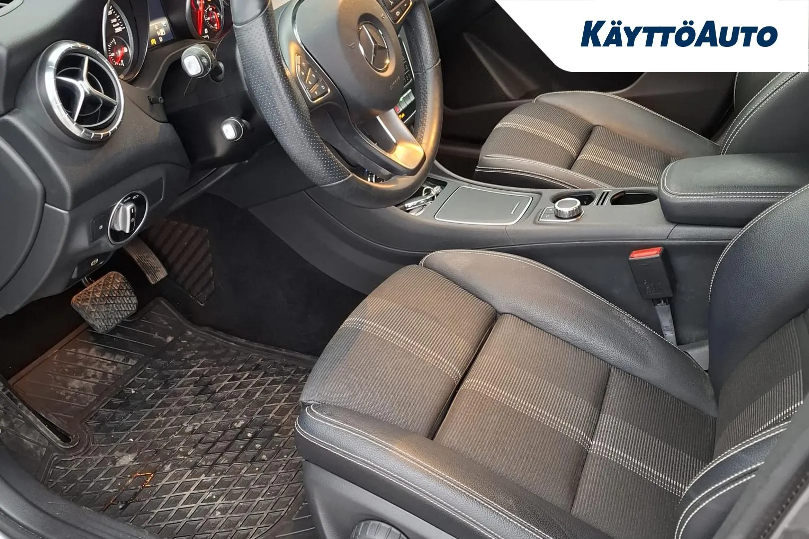 Mercedes-Benz CLA CMF-294 carousel image