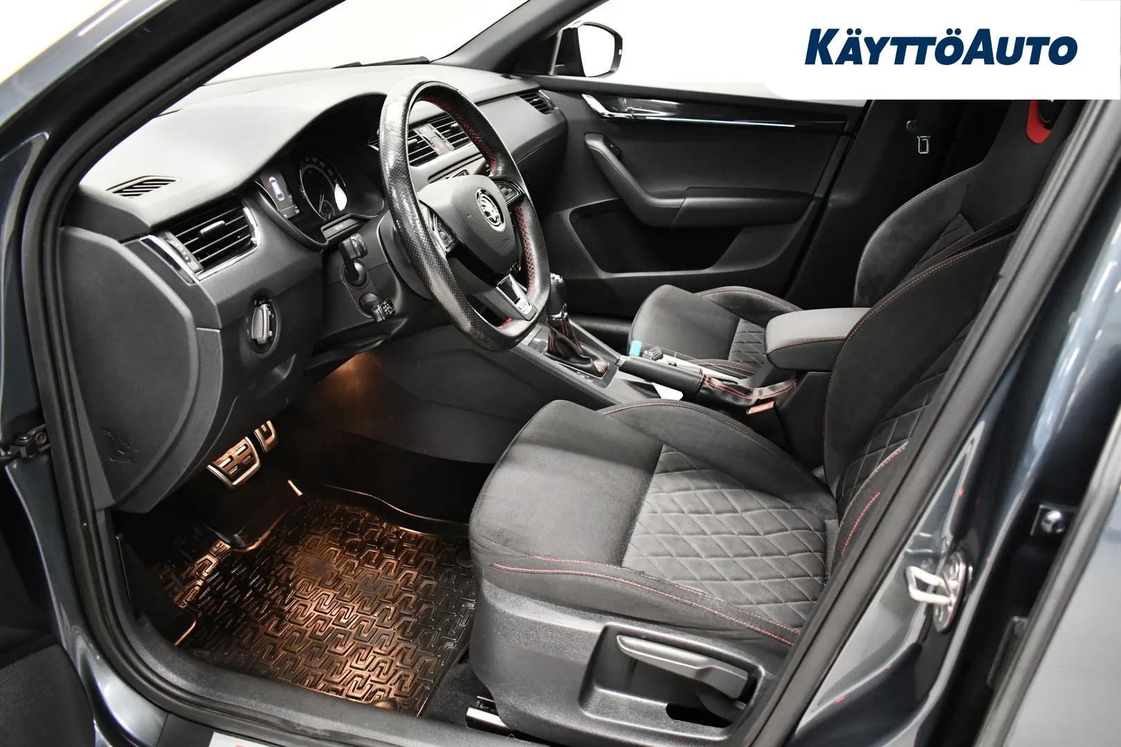 SKODA Octavia OVZ-600 carousel image