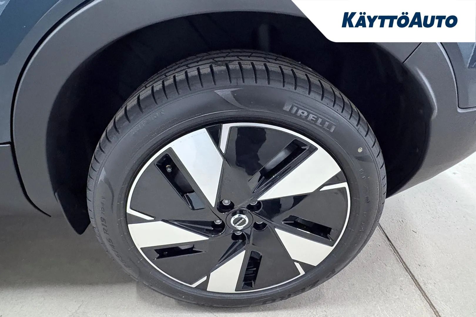 Volvo EC40 RXR-951 carousel image